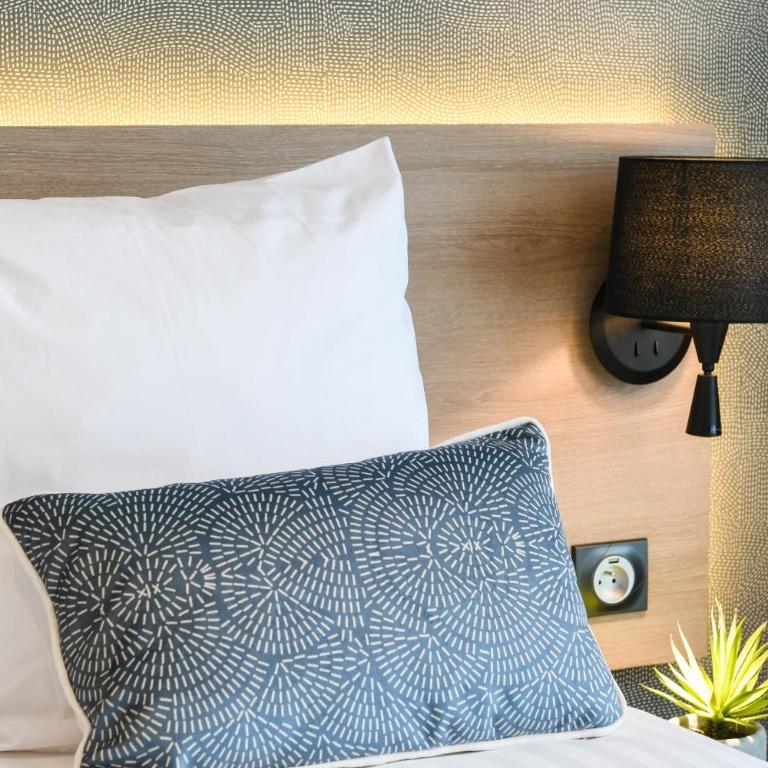 Best Western Plus Le Havre Centre Gare - Chambre Lit King-Size Deluxe - 2