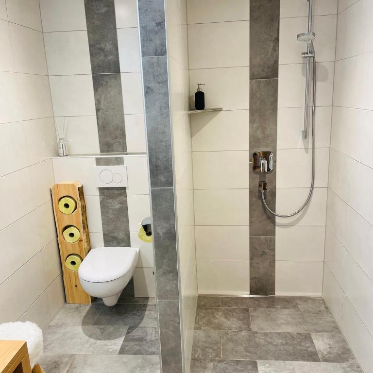 Haus Schatzbergblick - Apartment mit 1 Schlafzimmer - Souterrain - 34