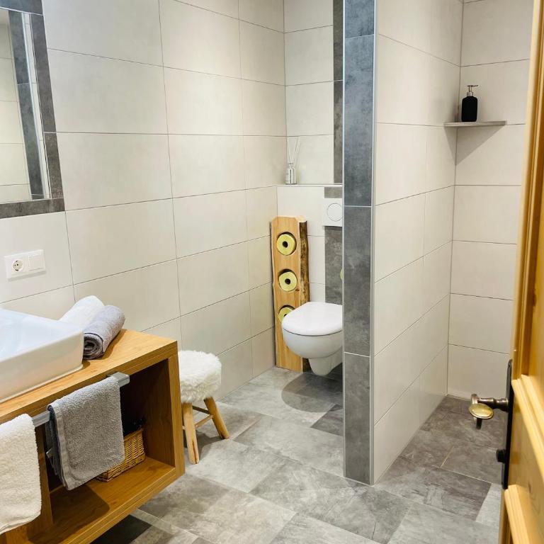 Haus Schatzbergblick - Apartment mit 1 Schlafzimmer - Souterrain - 37