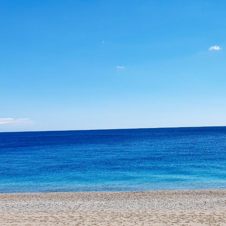 Luxury Beachfront Apartment Taormina Pool and Parking - Appartamento con 2 Camere da Letto - 51