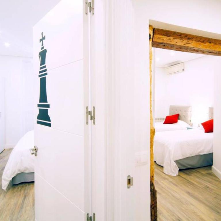 Luxury & Design Apartment Madrid Center 3BRM 3BTHR - Three-Bedroom Apartment - 10
