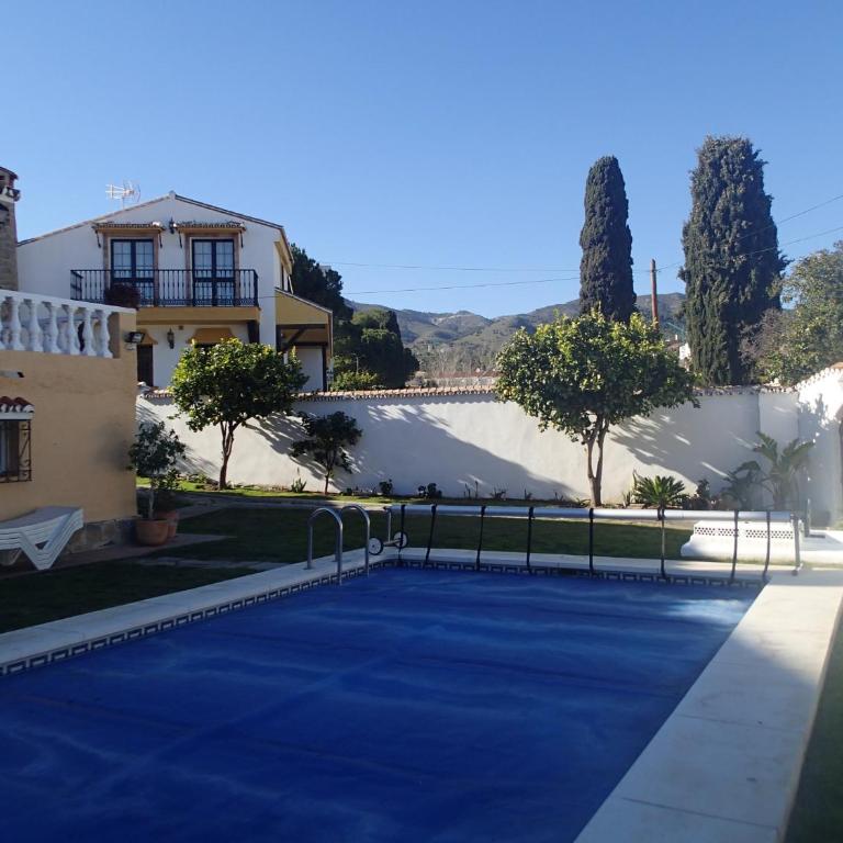 Casa de los Limones by Michael FAMILY VILLA NEAR PUERTO MARINA - Five-Bedroom House - 17