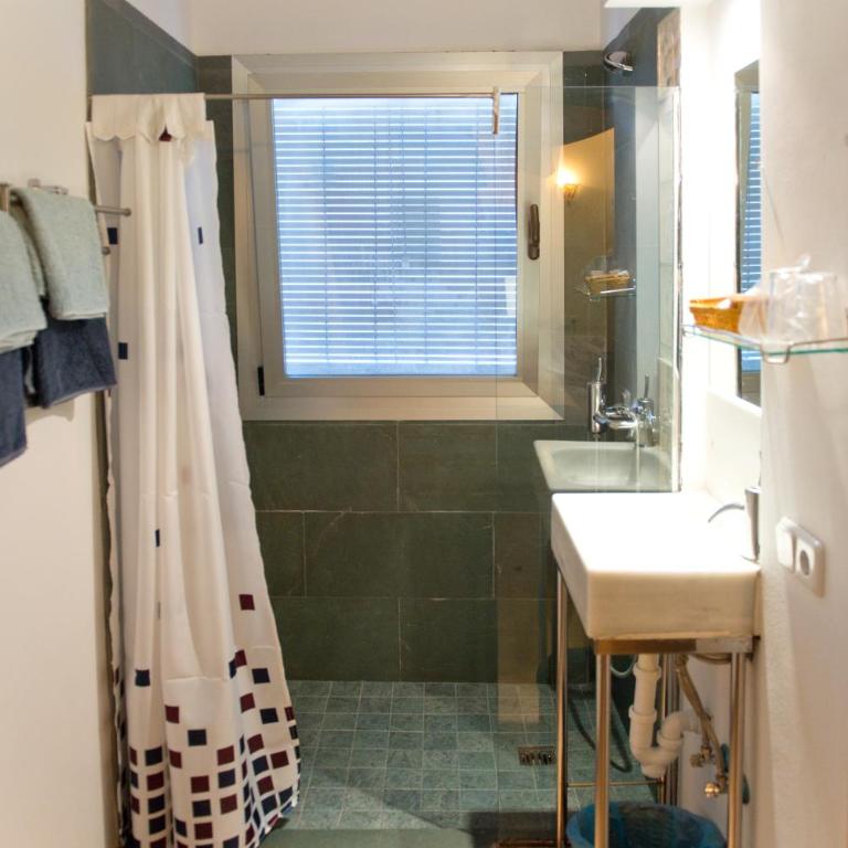 Ibiza Boutique Guest House - Double Room Interior with Bathroom - 3