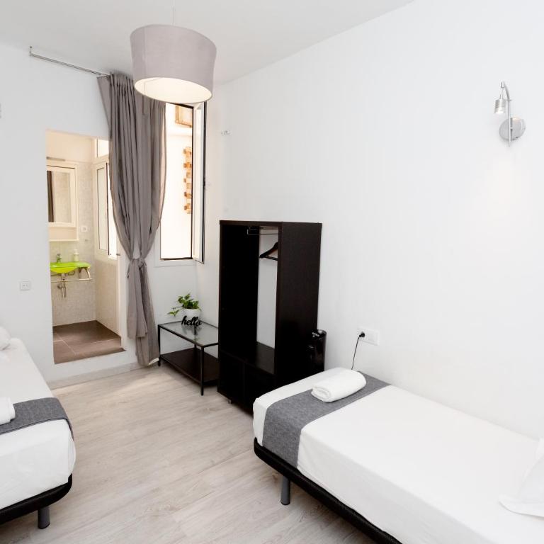 Easy Sants by Bossh! Hotels - Habitación Doble con baño - 2 camas - 3