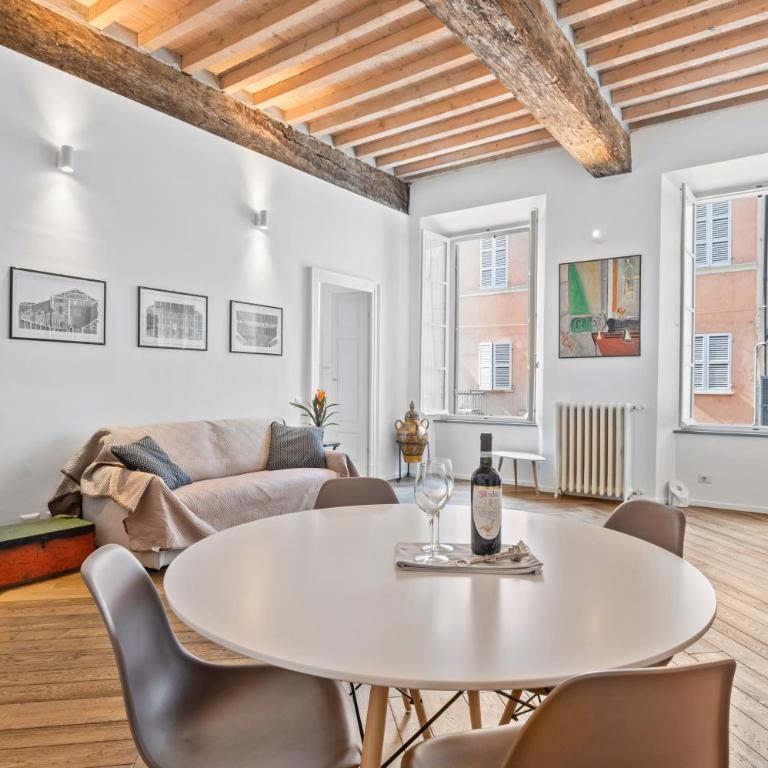 GuestHost - Palazzo della Pilotta Roomy and Quiet Flat - One-Bedroom Apartment - 1