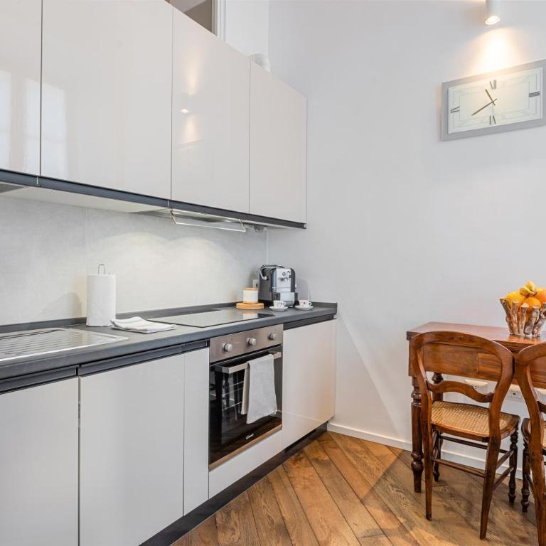 GuestHost - Palazzo della Pilotta Roomy and Quiet Flat - One-Bedroom Apartment - 3