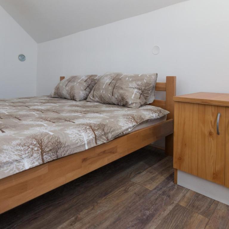 Bogu iza nogu 2 - Apartman - 10
