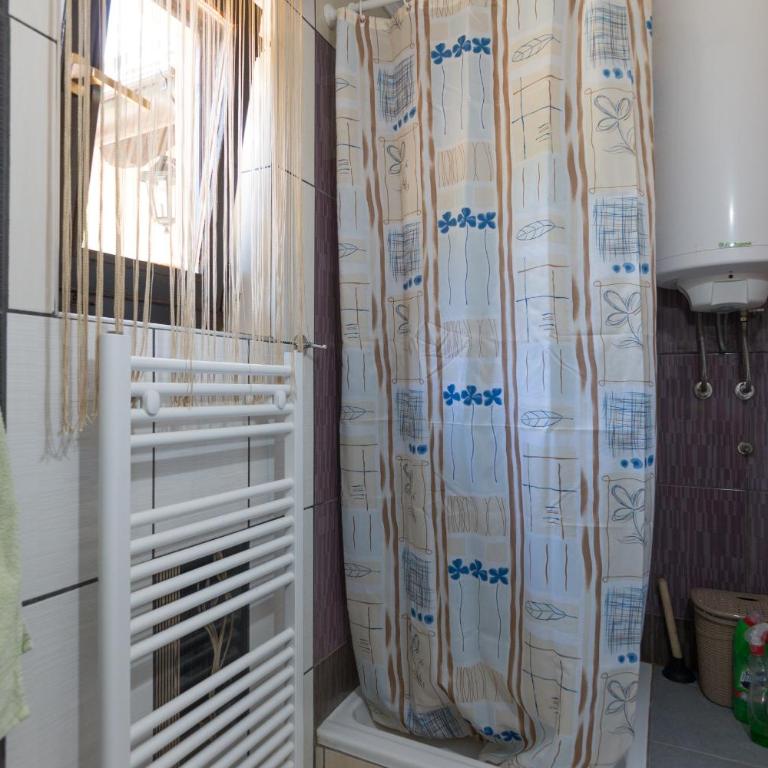 Bogu iza nogu 2 - Apartman - 8