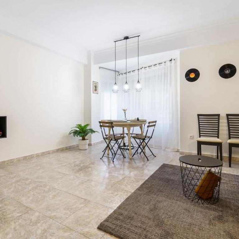 MalagaSuite Centre Cathedral - Three-Bedroom Apartment - 8
