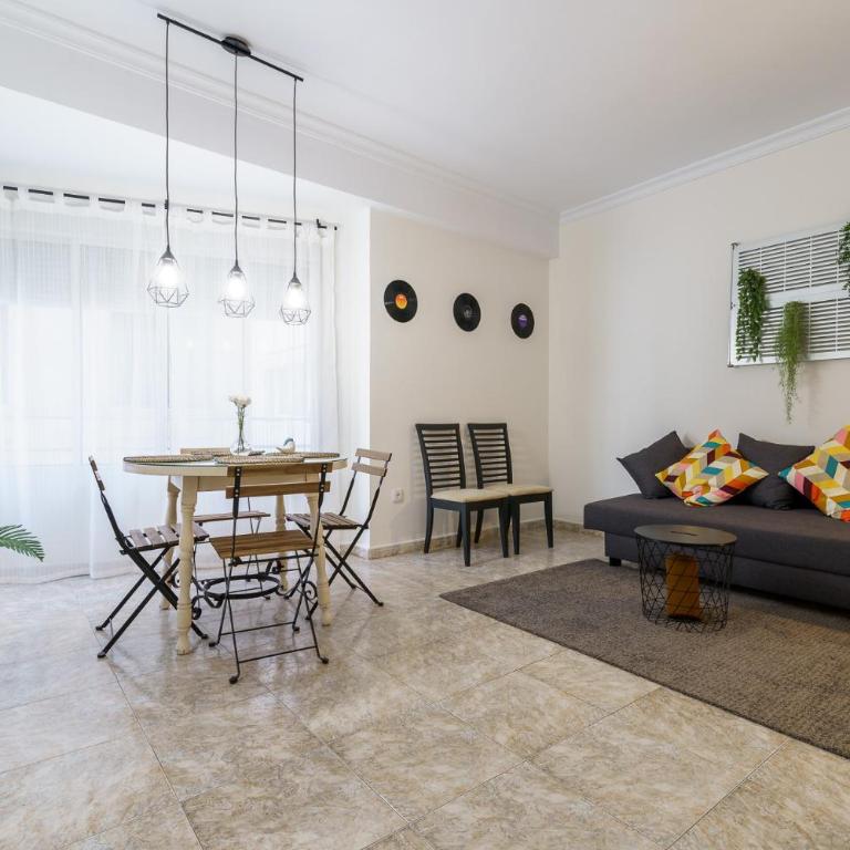 MalagaSuite Centre Cathedral - Three-Bedroom Apartment - 1