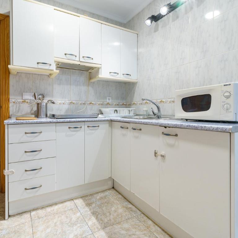 MalagaSuite Centre Cathedral - Three-Bedroom Apartment - 30