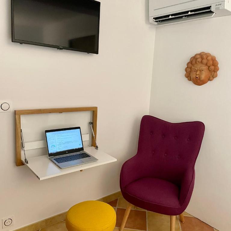 PILA & BED Montpellier Centre Corum Comédie - Chambre calme climatisée - Quiet air-conditioned room - Deluxe Double Room - 4