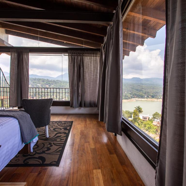 Hotel Santa Rosa - Suite with Hot Tub - 2