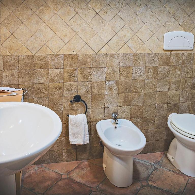 Bed and Breakfast Ichnos - Camera Matrimoniale con Bagno Privato - 3