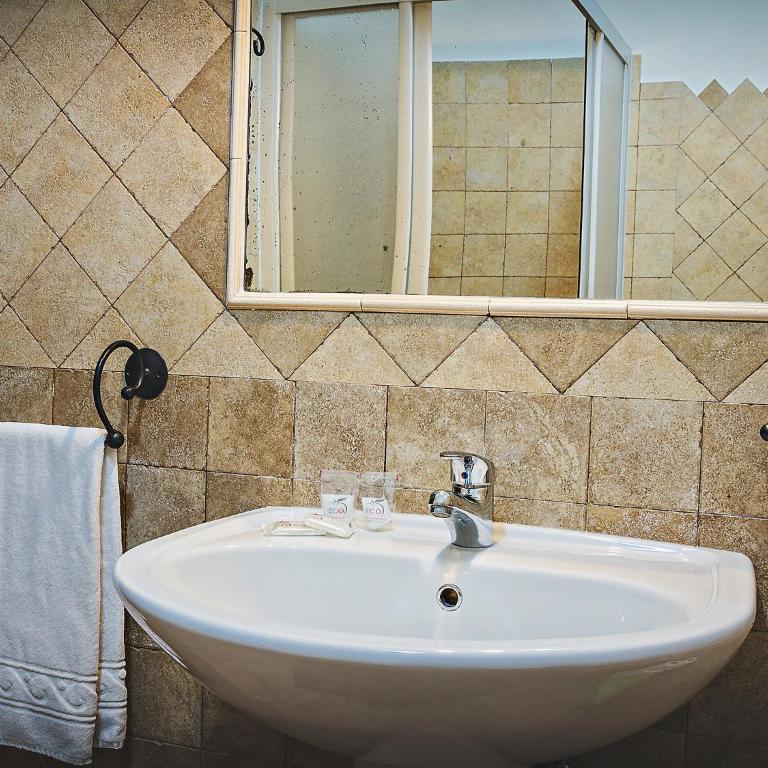 Bed and Breakfast Ichnos - Camera Quadrupla con Bagno Privato - 5