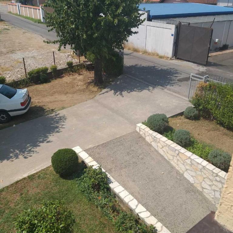 Hostel Vera - Airport Podgorica - Classic Triple Room - 1