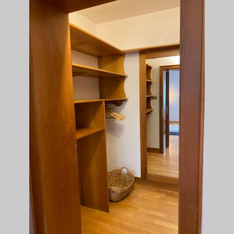 Große Wohnung mit Garagenparkplatz - Appartamento - 21