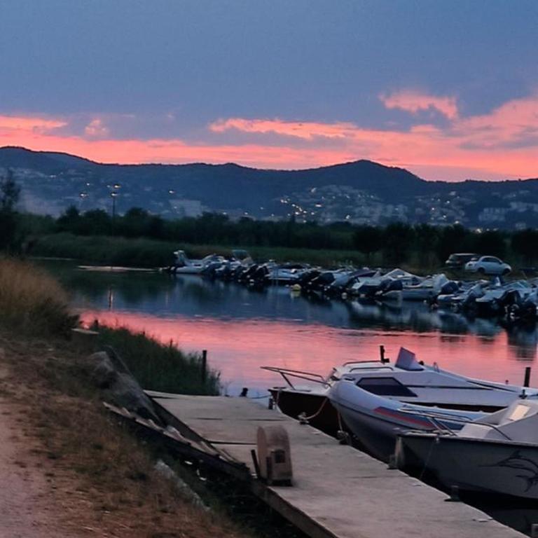 Maison de vacances à l'Ayguade classée 3 étoiles, climatisée,3mn à pied plage et restos ,5mn aéroport, 10mn gare - Haus mit 4 Schlafzimmern - 40