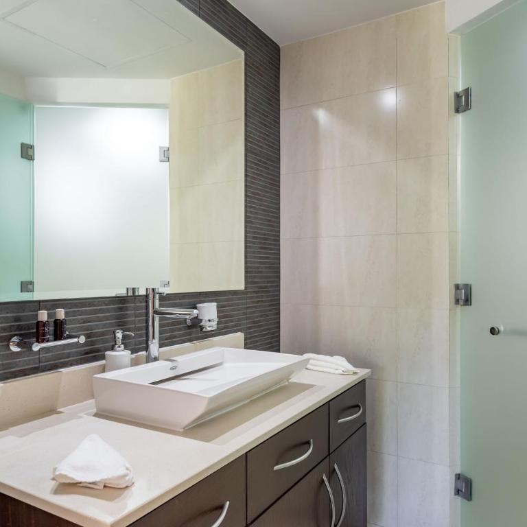 Mareazul Beach Front Condos At playa del Carmen - Villa with Garden View - 4