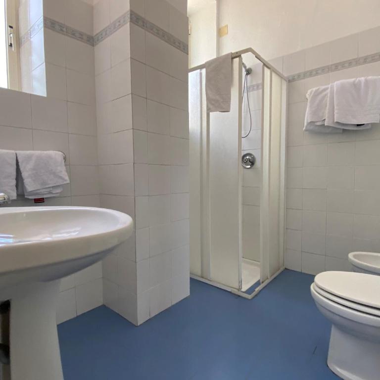 Hotel Villa Diana - Double or Twin Room with Sea View - 5