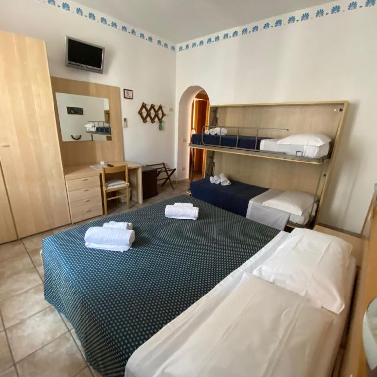Hotel "Il Parco" B&B Sirolo - Camera Quadrupla Standard - 10