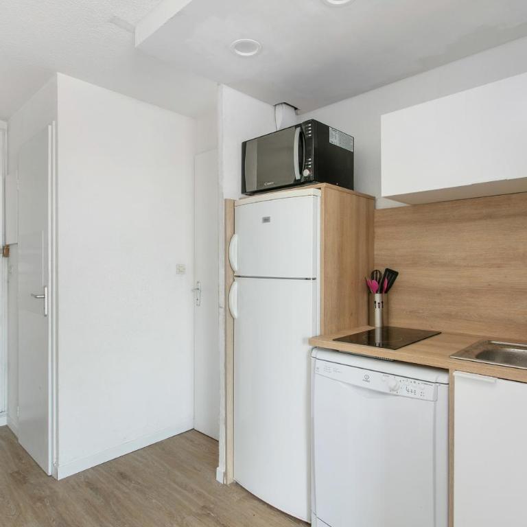 Appartement T3 terrasse vue sur mer, piscine, parking, wifi et clim - Apartment mit 2 Schlafzimmern - 9