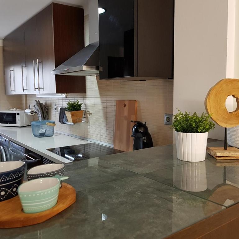 Top Rated Apartment Huge Sunny Terrace Heated Pool Parking Wifi - Apartamento de 2 dormitorios - 12