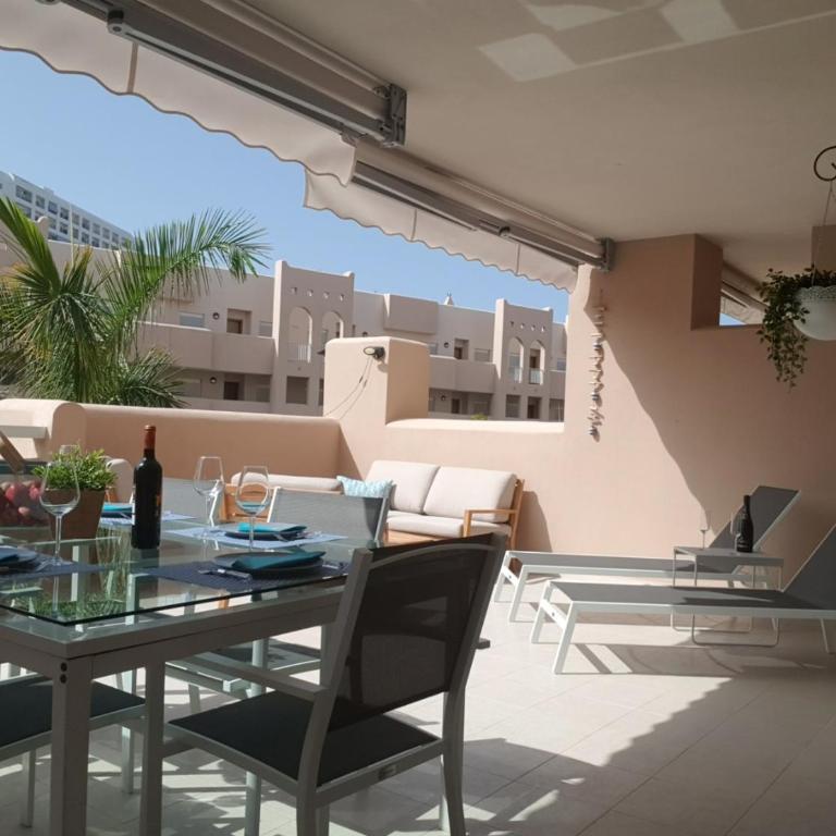 Top Rated Apartment Huge Sunny Terrace Heated Pool Parking Wifi - Apartamento de 2 dormitorios - 1