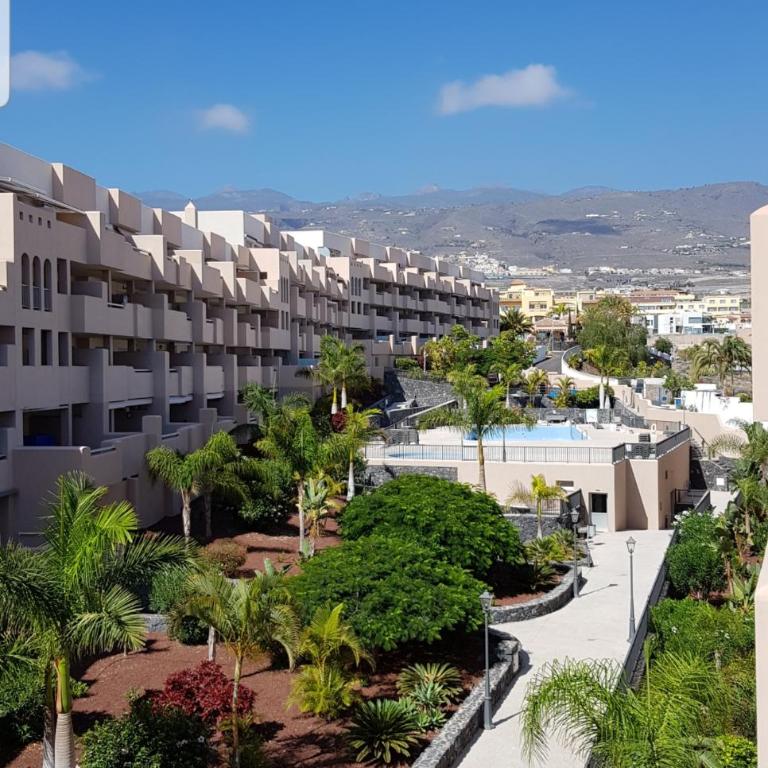 Top Rated Apartment Huge Sunny Terrace Heated Pool Parking Wifi - Apartamento de 2 dormitorios - 5