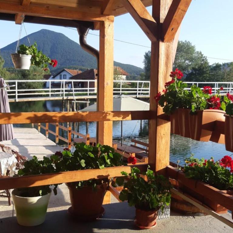 Apartman View Una - Three-Bedroom House - 35