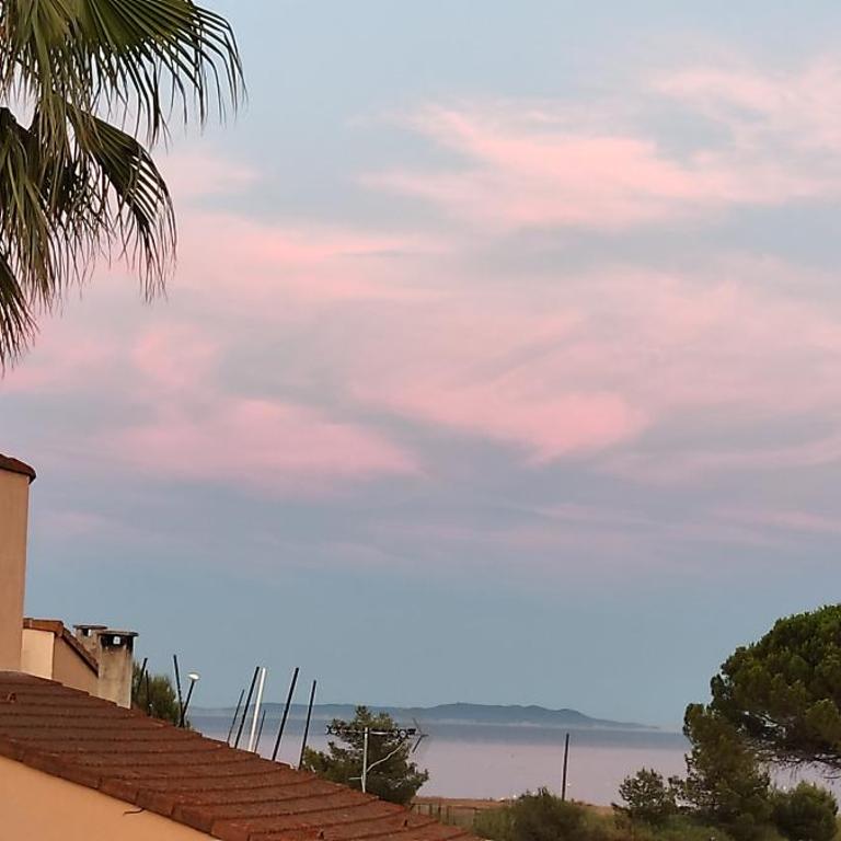 Maison de vacances à l'Ayguade classée 3 étoiles, climatisée,3mn à pied plage et restos ,5mn aéroport, 10mn gare - Haus mit 4 Schlafzimmern - 1