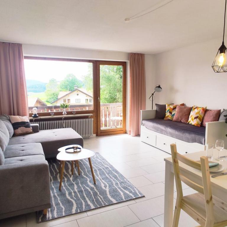 Ferienwohnung AlpenGlück im Ferienpark Oberallgäu mit Hallenbad, Sauna, WLAN - Apartment with Balcony - 2