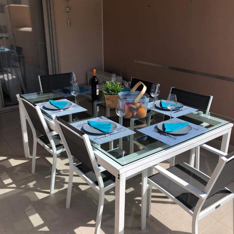 Top Rated Apartment Huge Sunny Terrace Heated Pool Parking Wifi - Apartamento de 2 dormitorios - 14