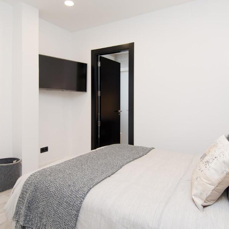 Condo San Bernardino by Kivoya - Three-Bedroom Apartment - 13