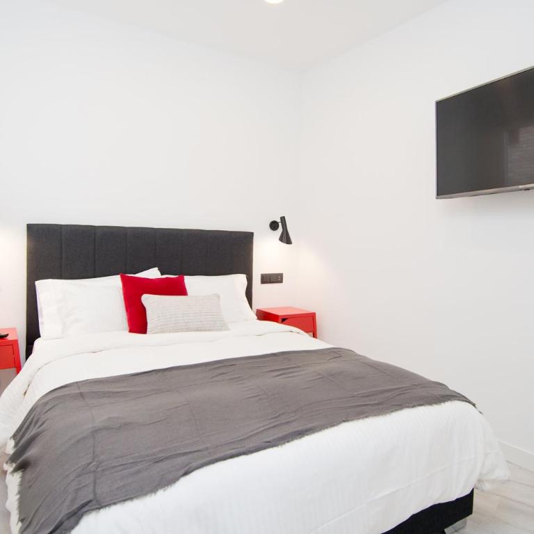 Condo San Bernardino by Kivoya - Three-Bedroom Apartment - 16