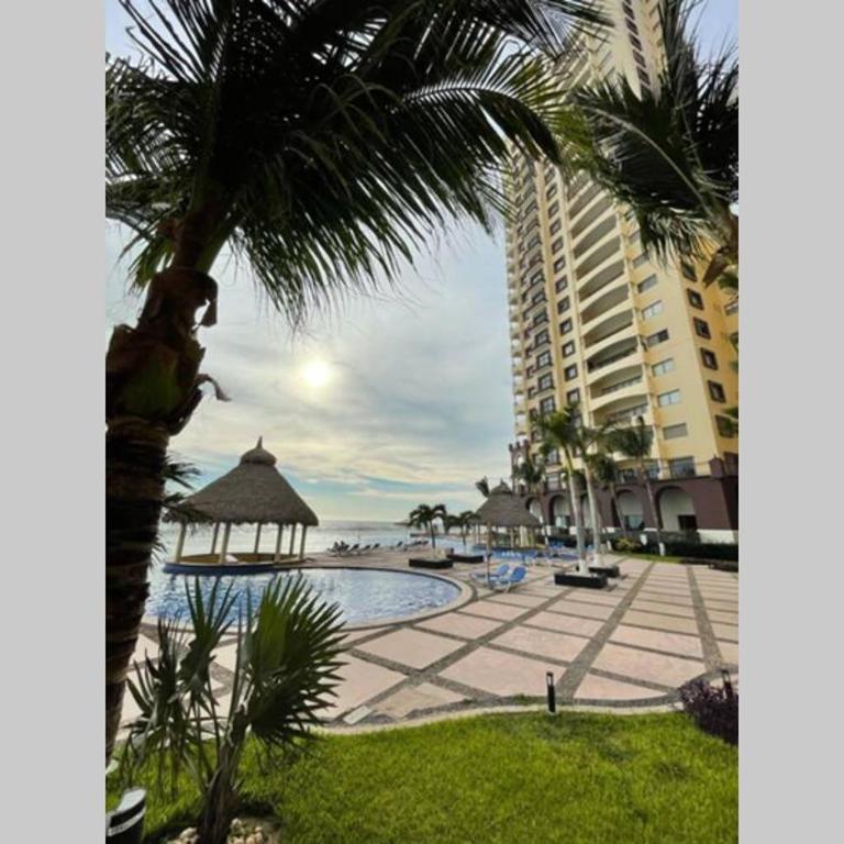 Condominio de lujo a Pie de Playa - Two-Bedroom Apartment - 1