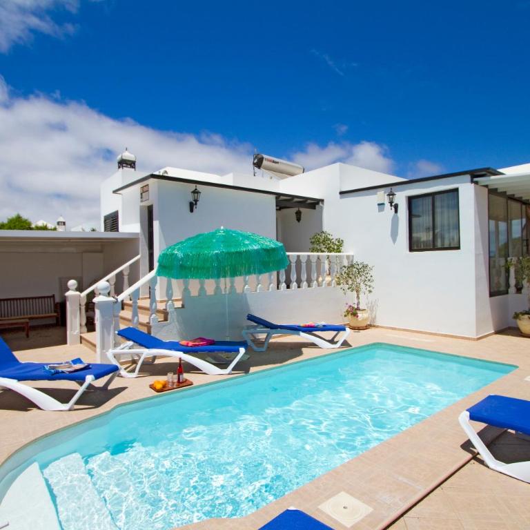 Cosy Lanzarote Villa 3 Bedrooms Heated Pool Villa Honey - Three-Bedroom Villa - 32