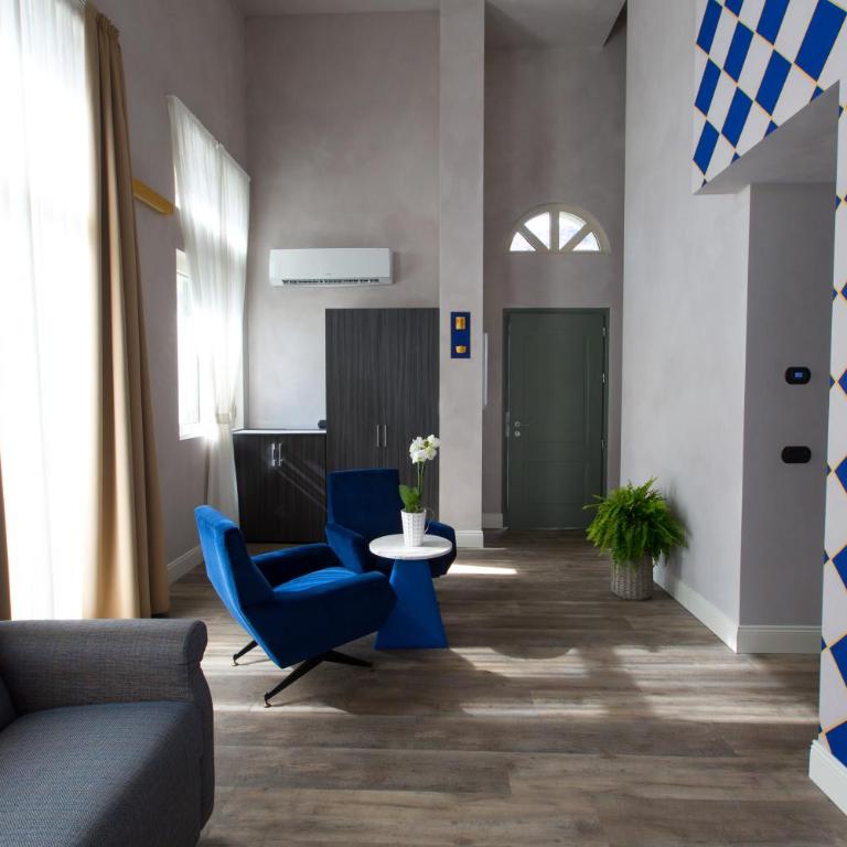 Hotel Al Campanile - Luxury Suites & Apartments - Camera Familiare con Vista Lago - 9