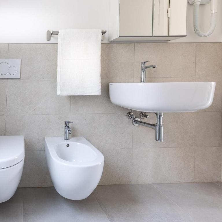 Verona Suites - Three-Bedroom Apartment - 12