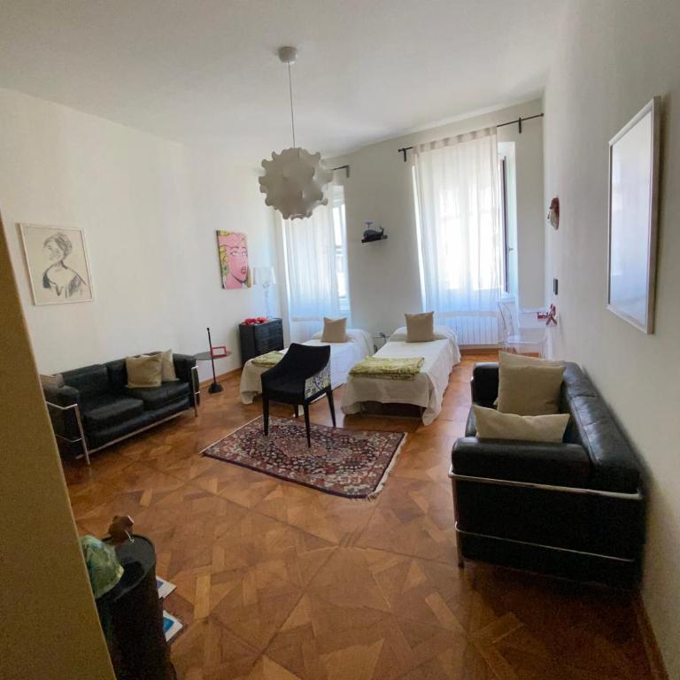 Alla Scalinata del Teatro Rossetti in viale XX Settembre parcheggio - Casa con 2 Camere da Letto - 8