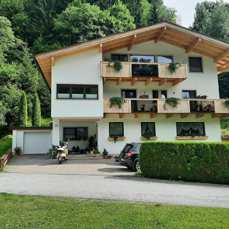 Gemütliche Wohnung 10 Minuten vom See entfernt - Apartment mit 2 Schlafzimmern - 1