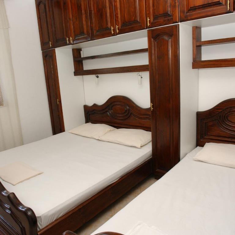 Rooms & Apartments Anka - Trokrevetna Soba sa Balkonom - 4