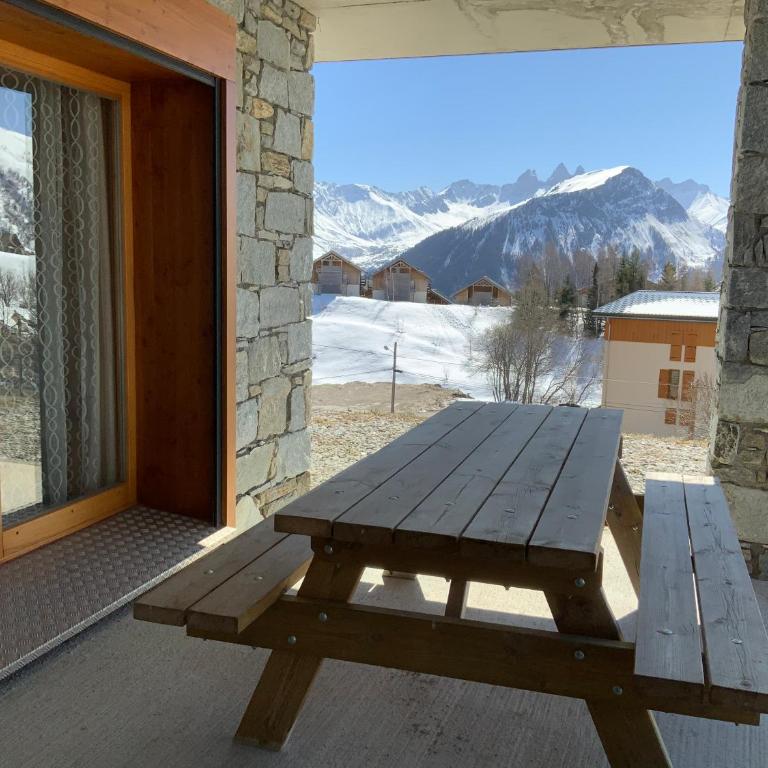 Chalet Les Hellebores - Appartement avec Vue sur la Montagne - 16