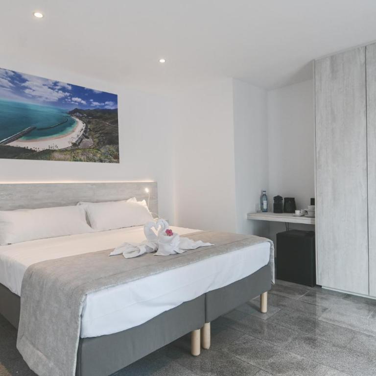 Villa Boutique Tenerife - Habitación Deluxe con 2 camas grandes - 3