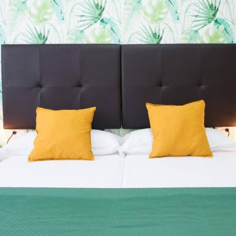 Sweet Apartment - Three-Bedroom Apartment - 12