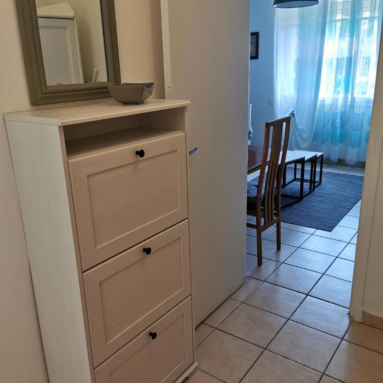 STUDIO 2 étoiles Rénové Proche des THERMES - Appartement 1 Chambre - 27
