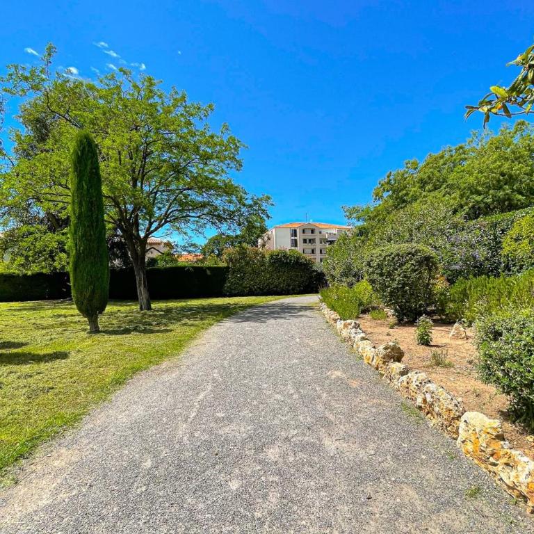Superb Apartment With Balcony In Frejus - Apartment - 2
