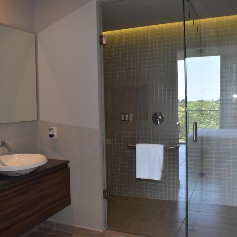 Kaab At The Park by The Spot Rentals - Penthouse Apartment - 28