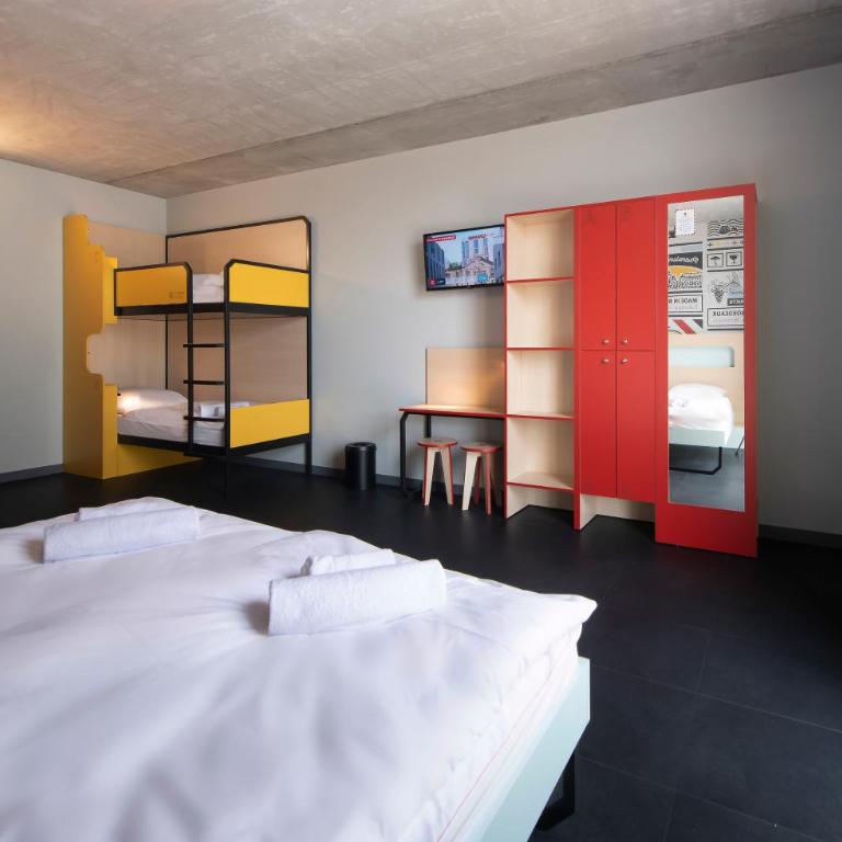 MEININGER Hotel Bordeaux Gare Saint-Jean - Chambre Quadruple - 5