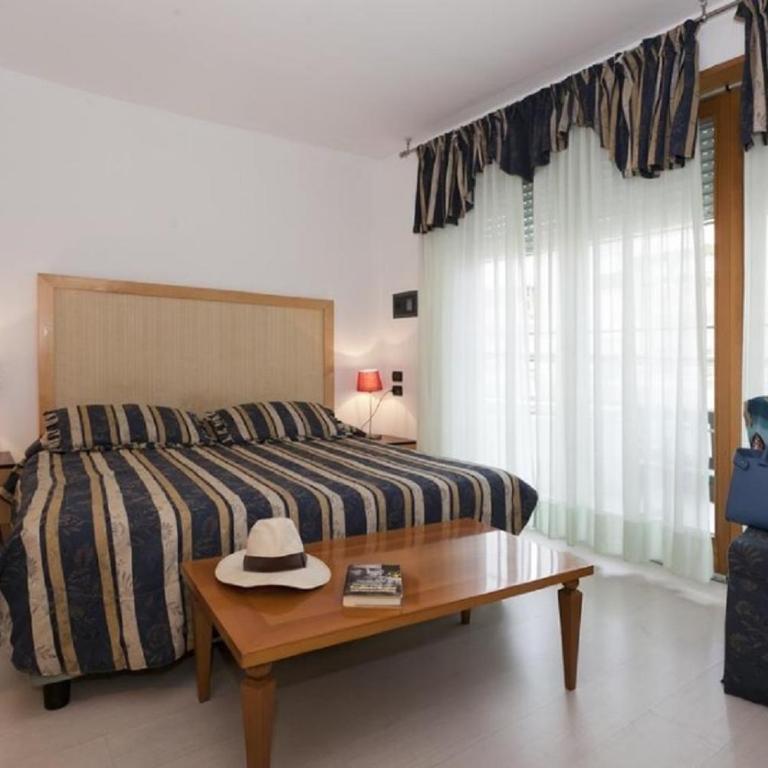 Hotel Centrale - Chambre Triple avec Balcon - 1